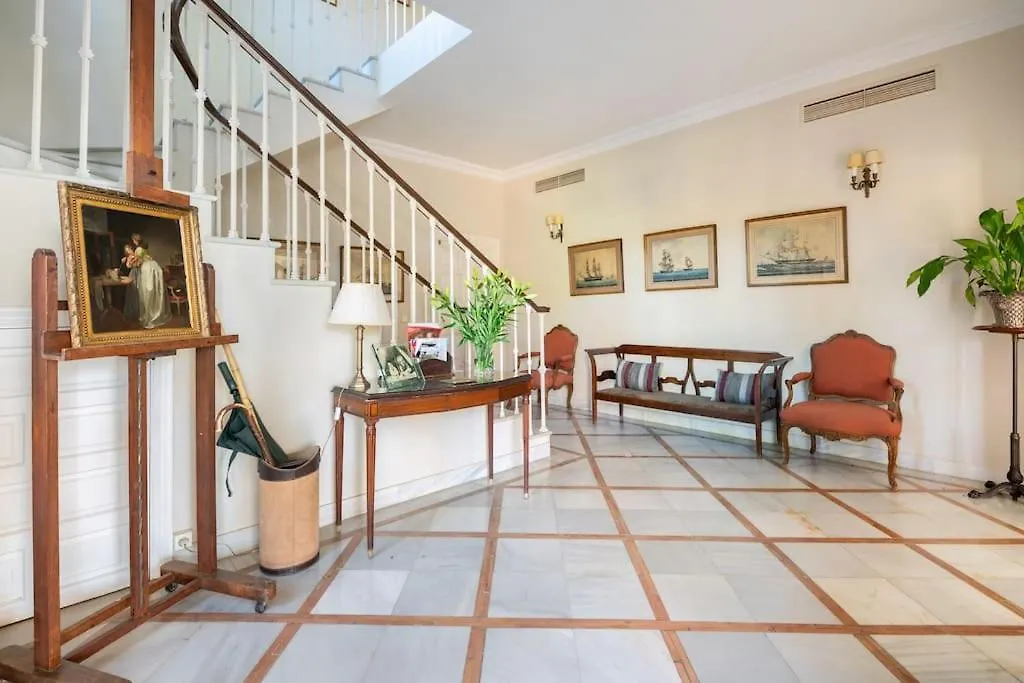 Casa Del Monte Sevilla 0*,